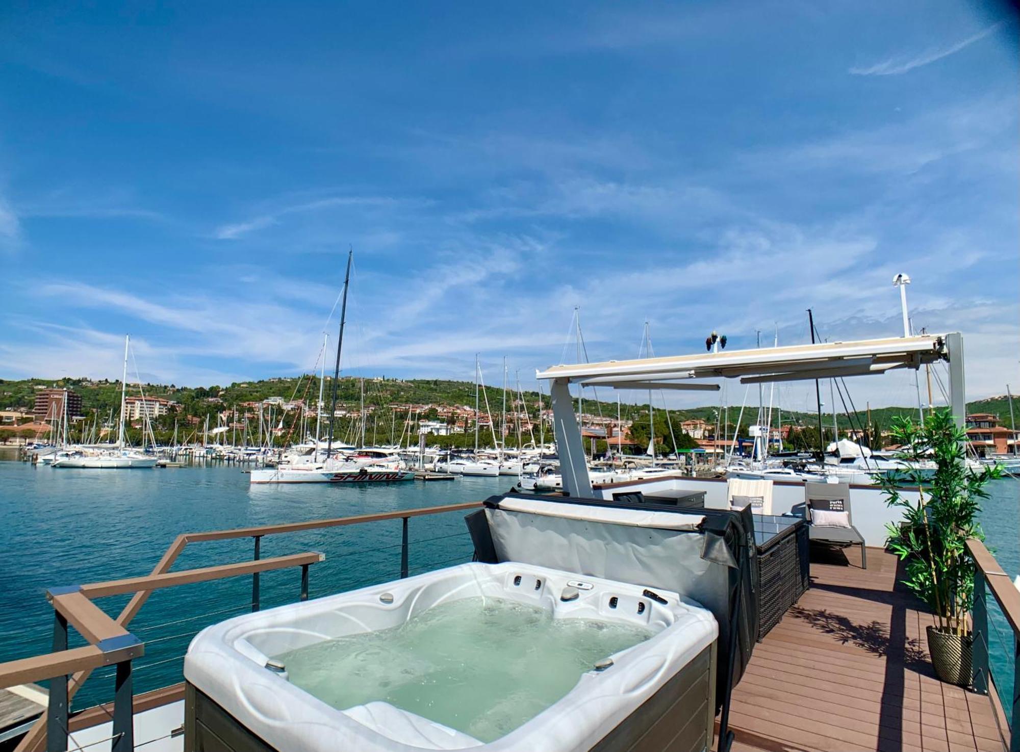 Bellavista Houseboat Apartment Portorose Bilik gambar